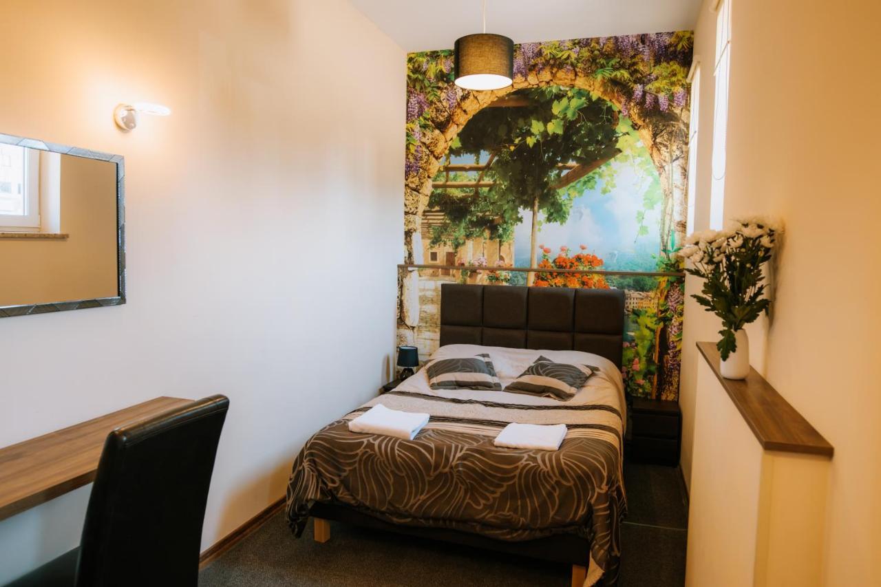 Kasztelan Hotel Krosno Bagian luar foto