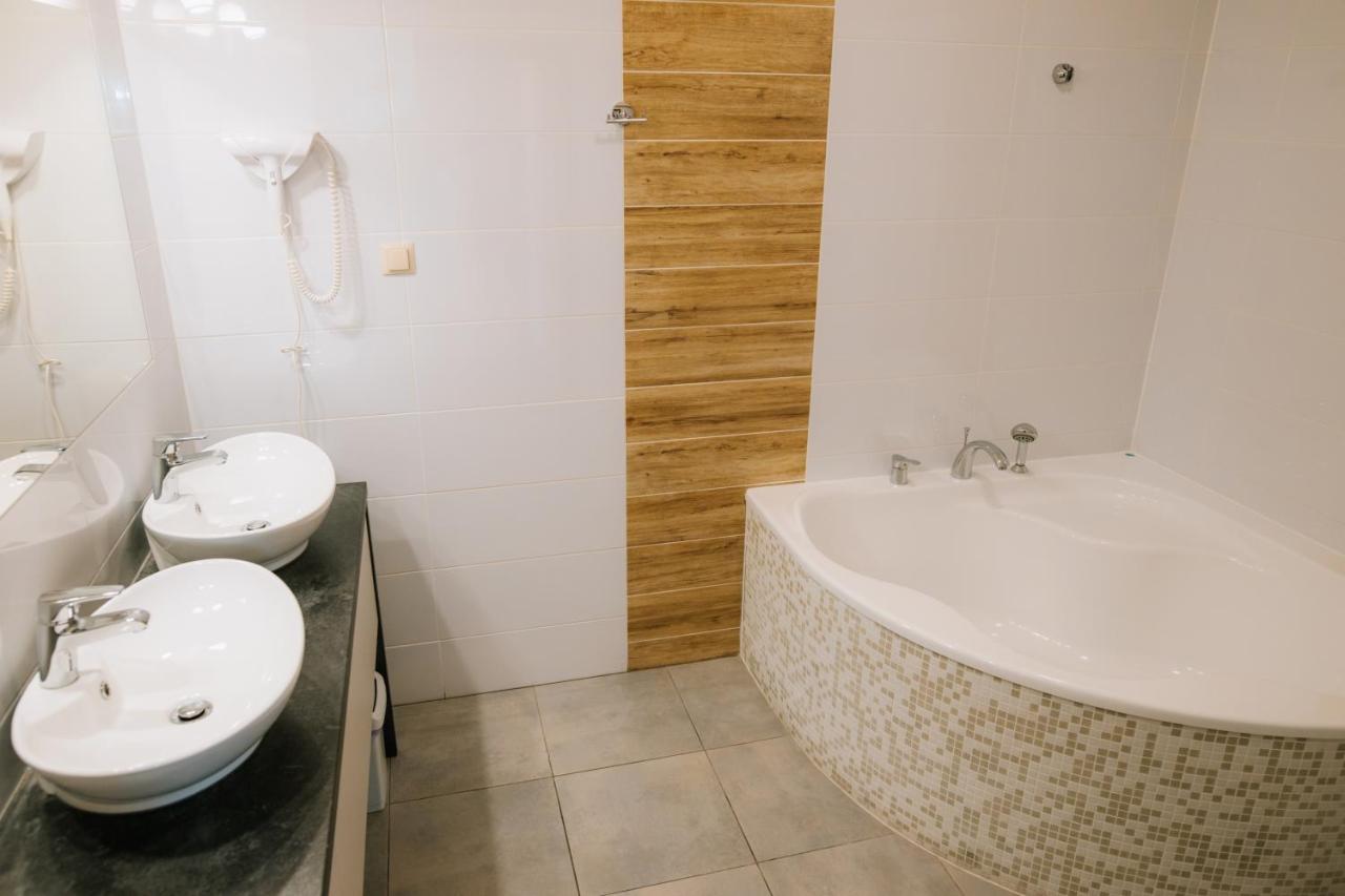 Kasztelan Hotel Krosno Bagian luar foto